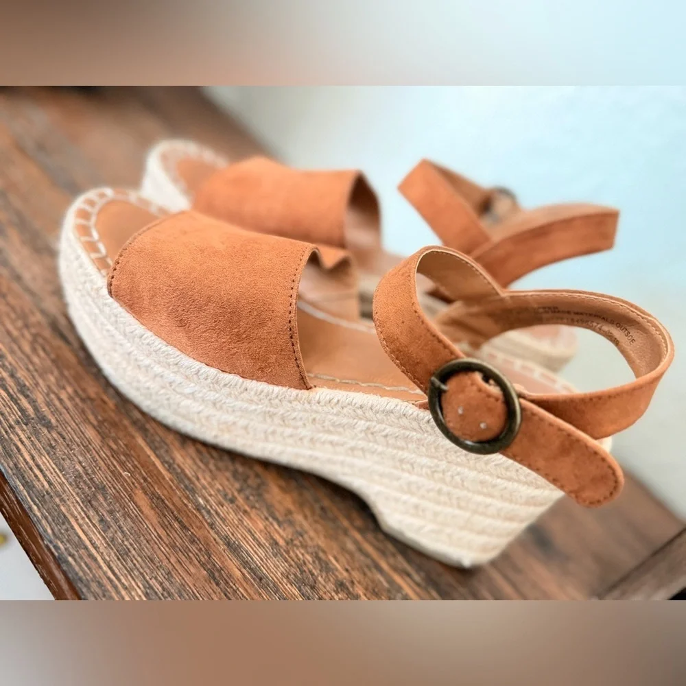 Universal Thread Sandals Women’s Sz 6.5  Espadrille Brown Cognac Morgan Wedge